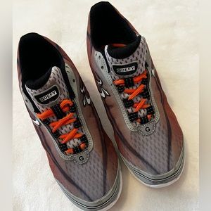 GDefy by Gravity sneakers size 7.5